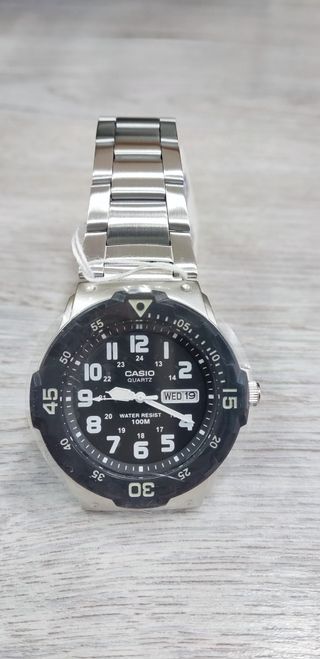 Reloj analógico Casio 49€