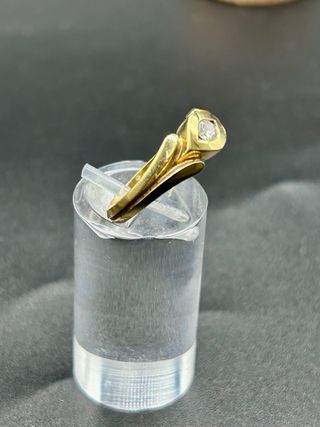 Anillo oro amarillo con diamante