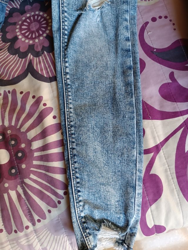 Vaquero pitillo roto