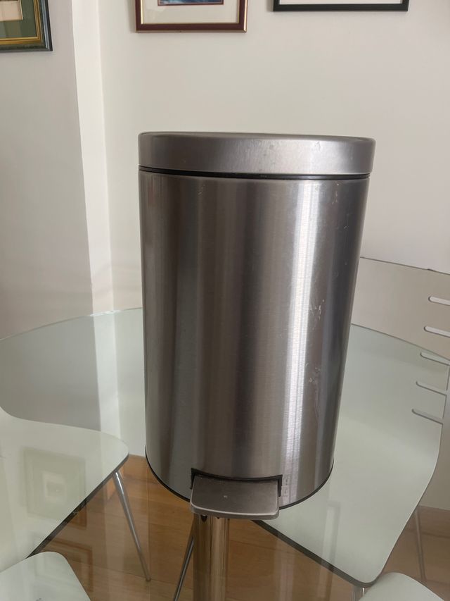 Cubo brabantia pequeño. 12 litros
