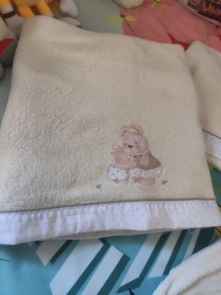 Juego sábanas coralina cuna 