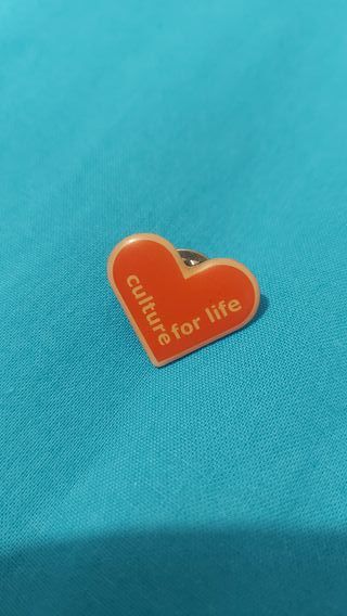 Pin coração vermelho