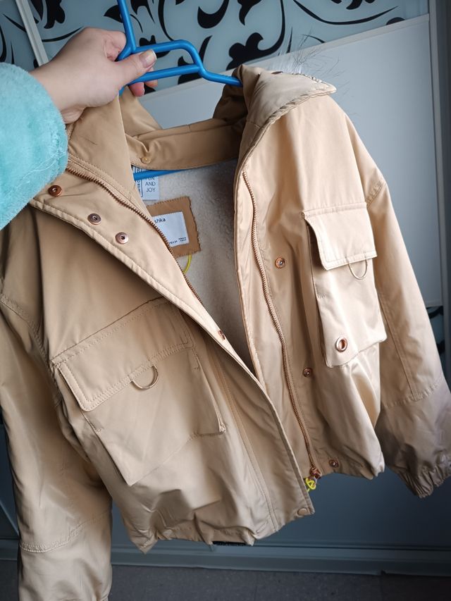 Chaquetón beige Bershka