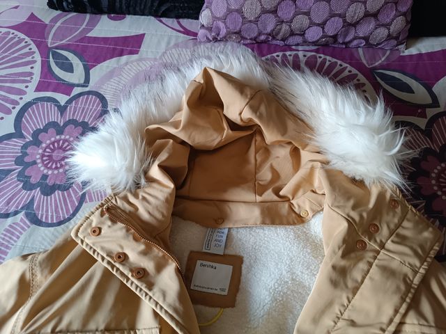 Chaquetón beige Bershka