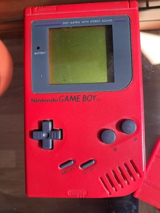 Game boy clásica roja