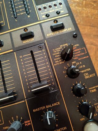 Mesa de mezclas Pioneer DJM-600