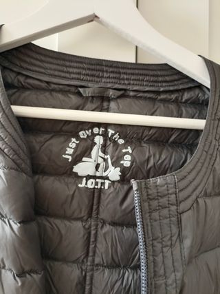 Chaqueta de plumas JOTT talla s