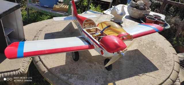 modelismo.maqweta rc. J.Robin.carenado reparado.