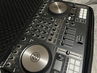 Traktor Kontrol S4 mk3