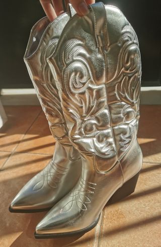 Botas cowboy plateadas nuevas