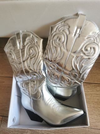 Botas cowboy plateadas nuevas
