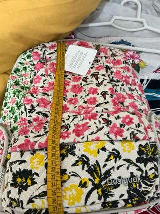 Mochila grande flores desigual