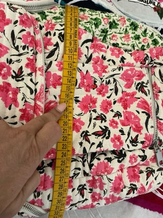 Mochila grande flores desigual