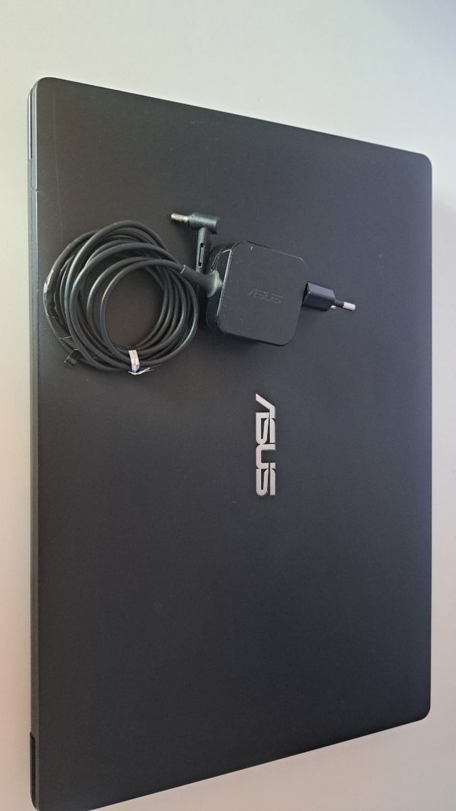 Ordenador portátil Asus