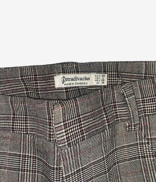Pantalón gris a cuadros