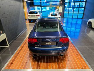Audi RS4 B7 4.2 FSI V8 QUATTRO