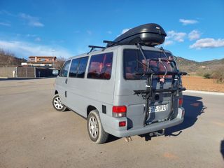 Volkswagen Transporter T4 1.9D 6 plazas cama