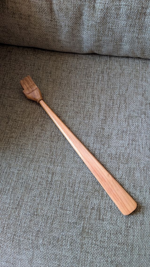 Rascador calzador de madera 