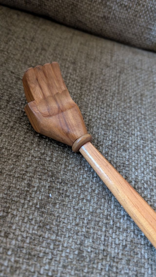 Rascador calzador de madera 