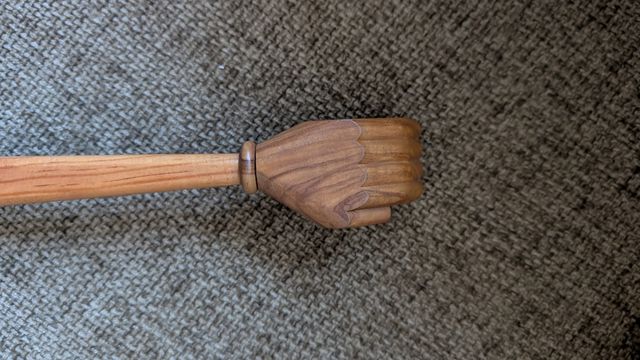 Rascador calzador de madera 