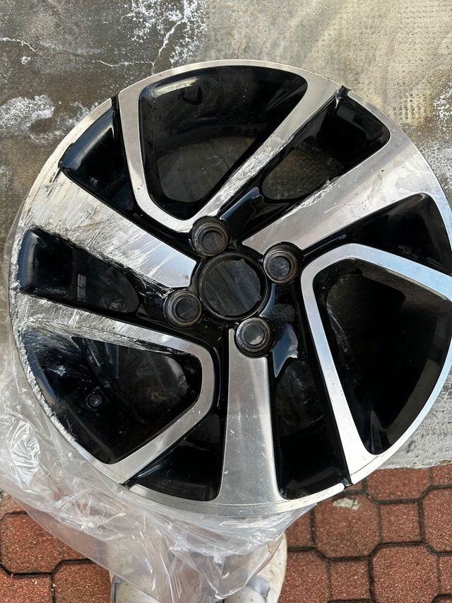 Cerchi in lega Peugeot 108 Allure