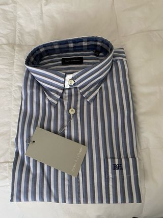 Camisa de rayas Pedro del Hierro con etiqueta