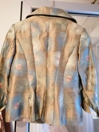 Chaqueta hecha en modistoo