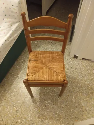 Mesa madera maziza con 4 sillas