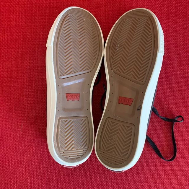 Zapatillas Levis negras