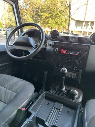 Land Rover Defender 2013
