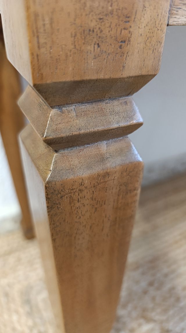 Consola maciza de madera tropical