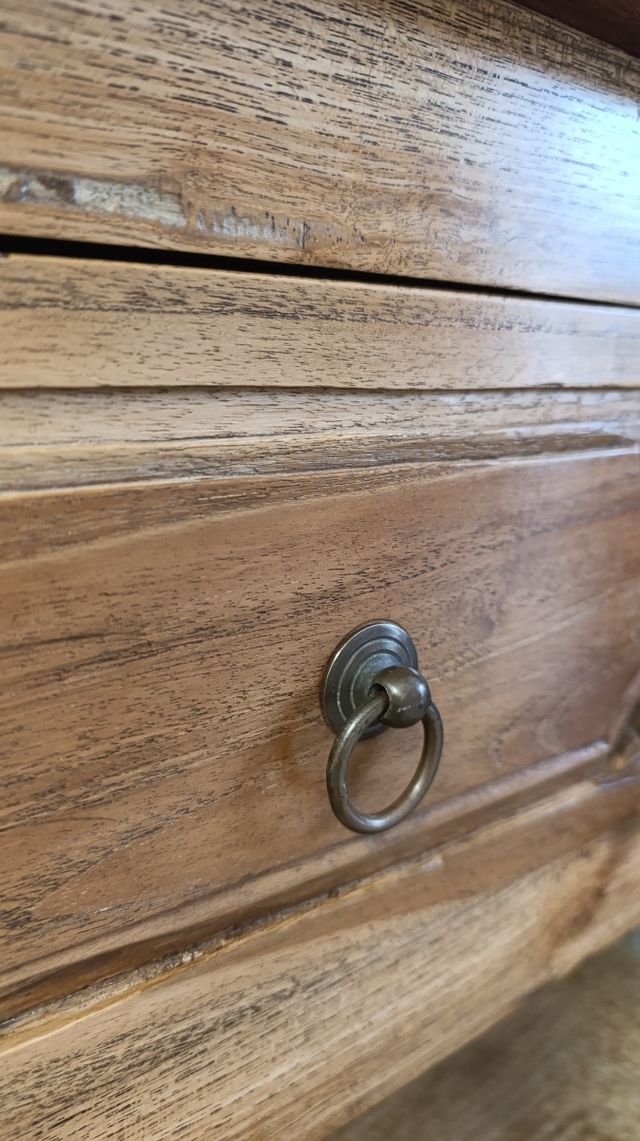 Consola maciza de madera tropical