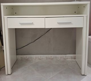 Scrivania estraibile salvaspazio