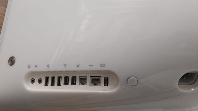 APPLE EMAC G4 POWERPC 1,00Ghz - 1GB RAM - 70GB HD