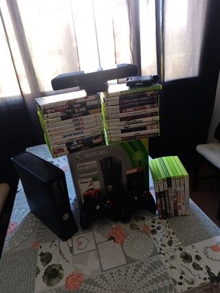 Xbox 360 live cómo nueva, 2 mandos, kinect y más!