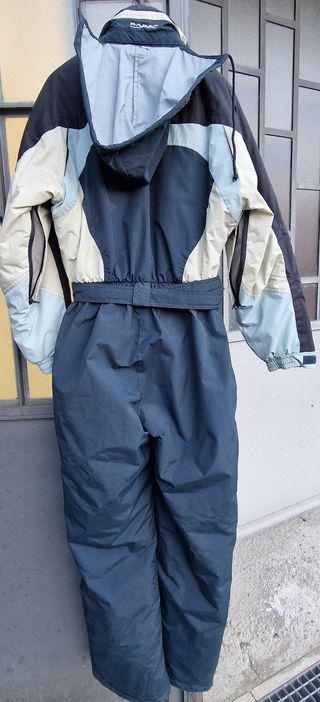 DOS TRAJES DE ESQUÍ