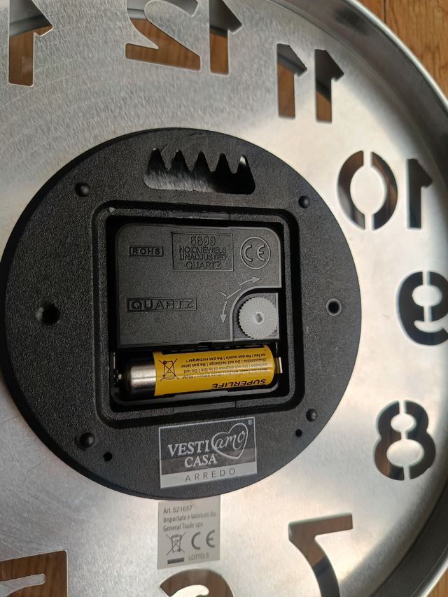 Orologio a parete moderno in alluminio