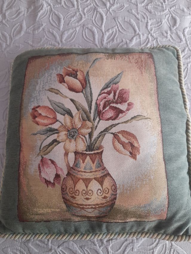 Cojín con Jarron de Flores Vintage Retro