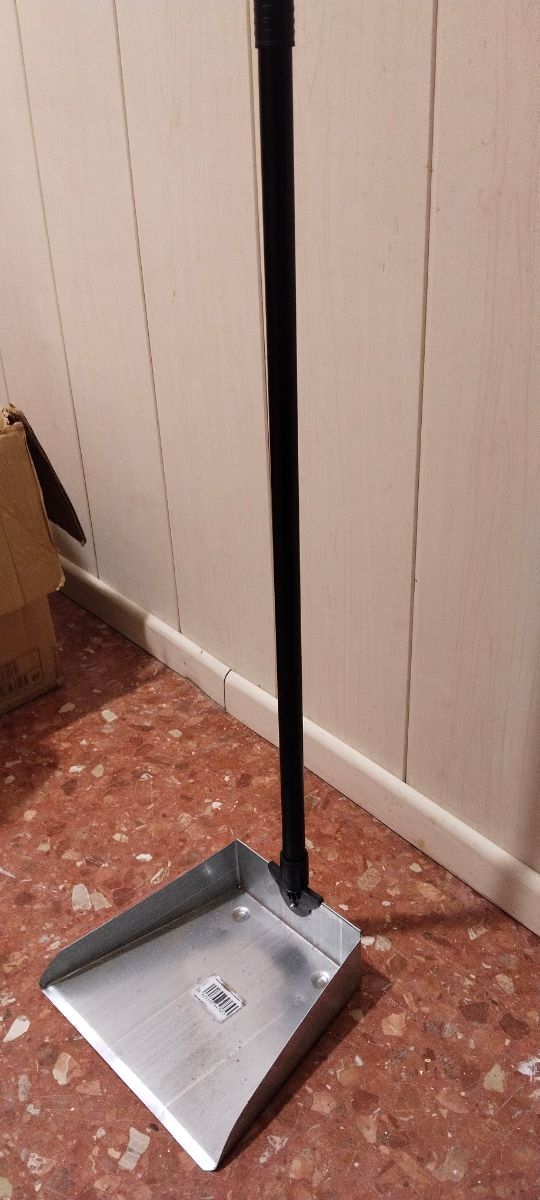 Recogedor metálico