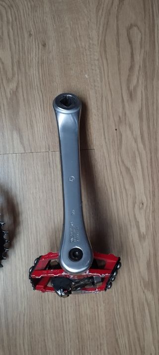 BIELAS SHIMANO XT Y PEDALES DE DX