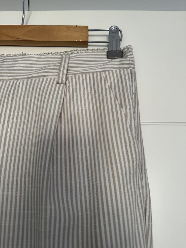 Pantalón de Stradivarius. Talla M