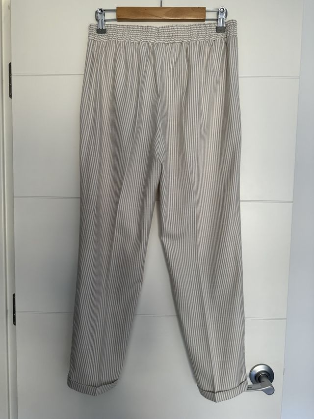 Pantalón de Stradivarius. Talla M