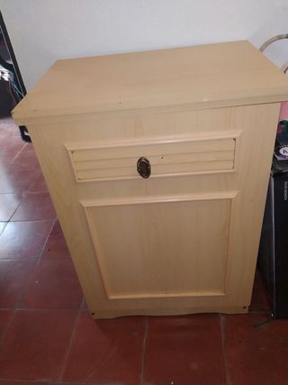 Maquina de coser Alfa con mueble