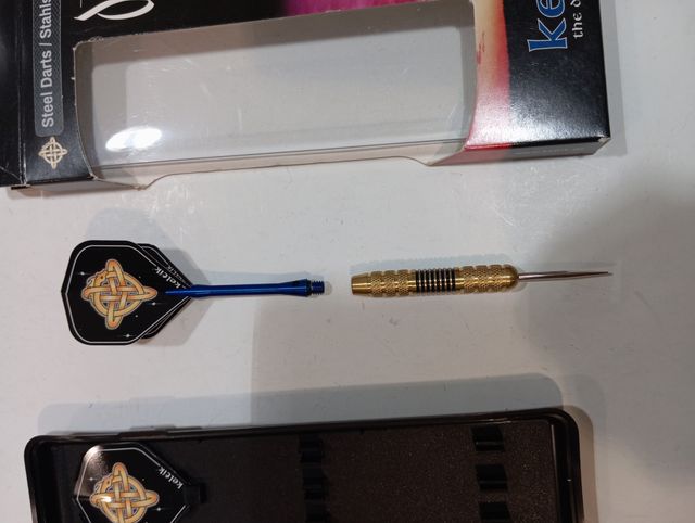 Dardos punta de acero