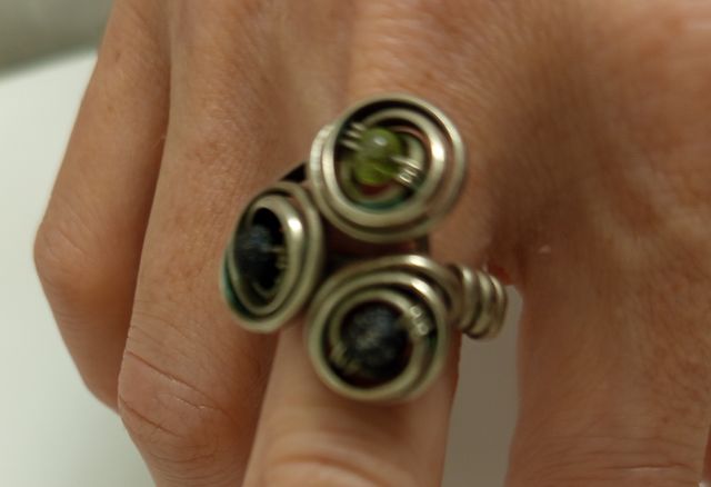 Anillo piedras volcánicas 