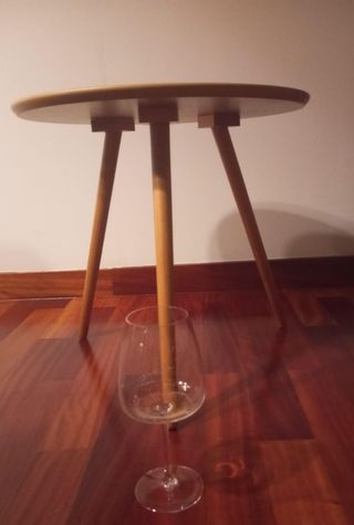 Mesita de madera