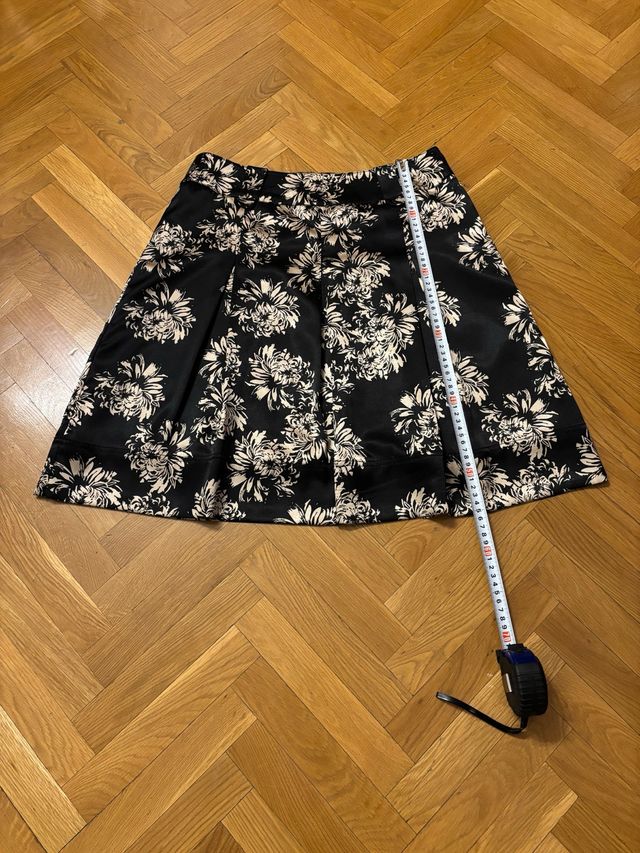 Falda talla 42 Yessica at C&A