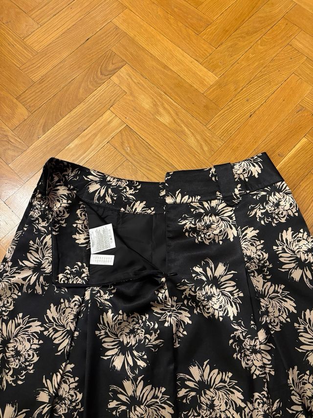 Falda talla 42 Yessica at C&A