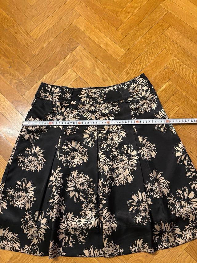 Falda talla 42 Yessica at C&A