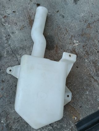 El vaso de agua limpiacristales de Ford Mondeo